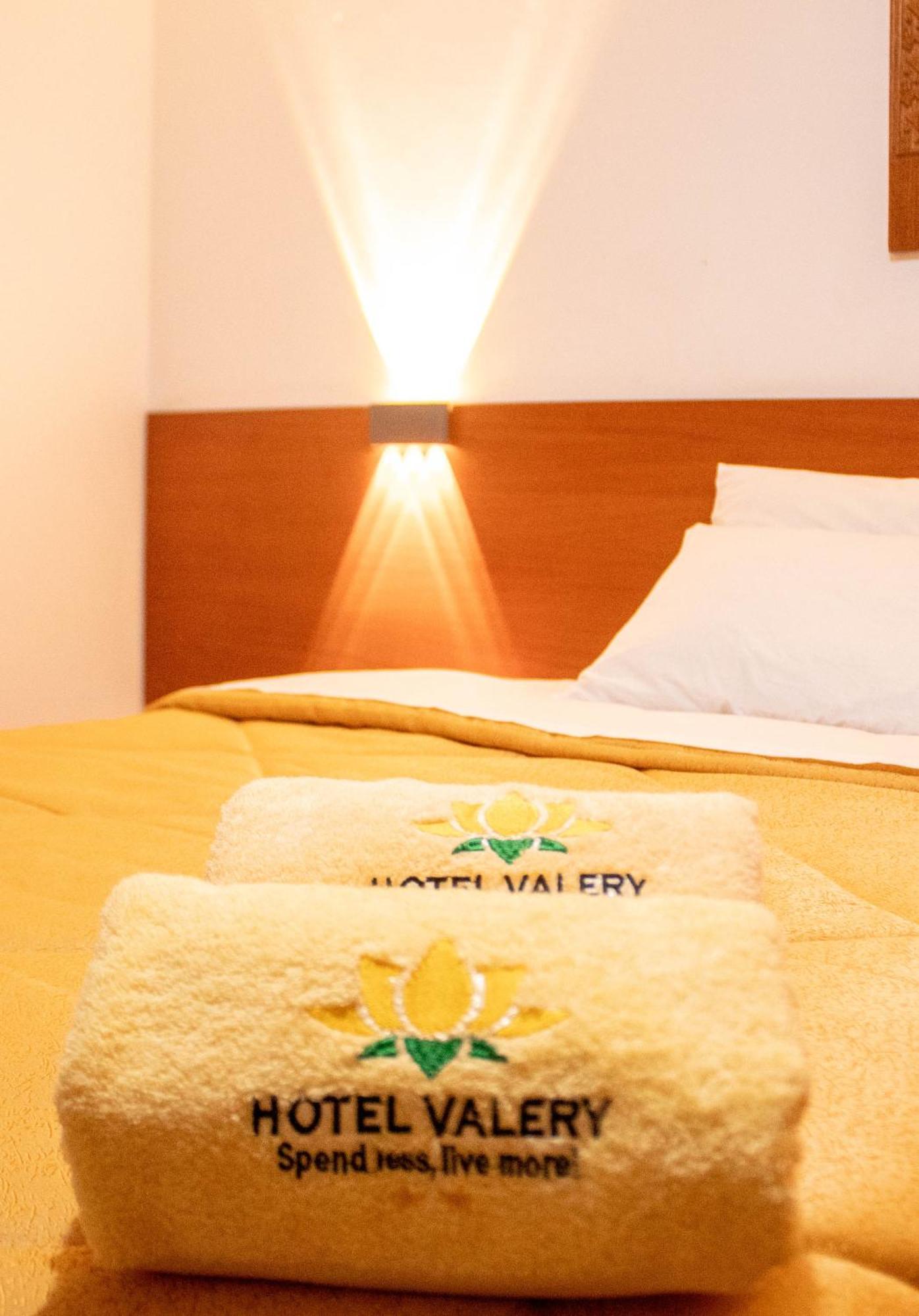 Hotel Valery 2 Estrellas 와라스 외부 사진