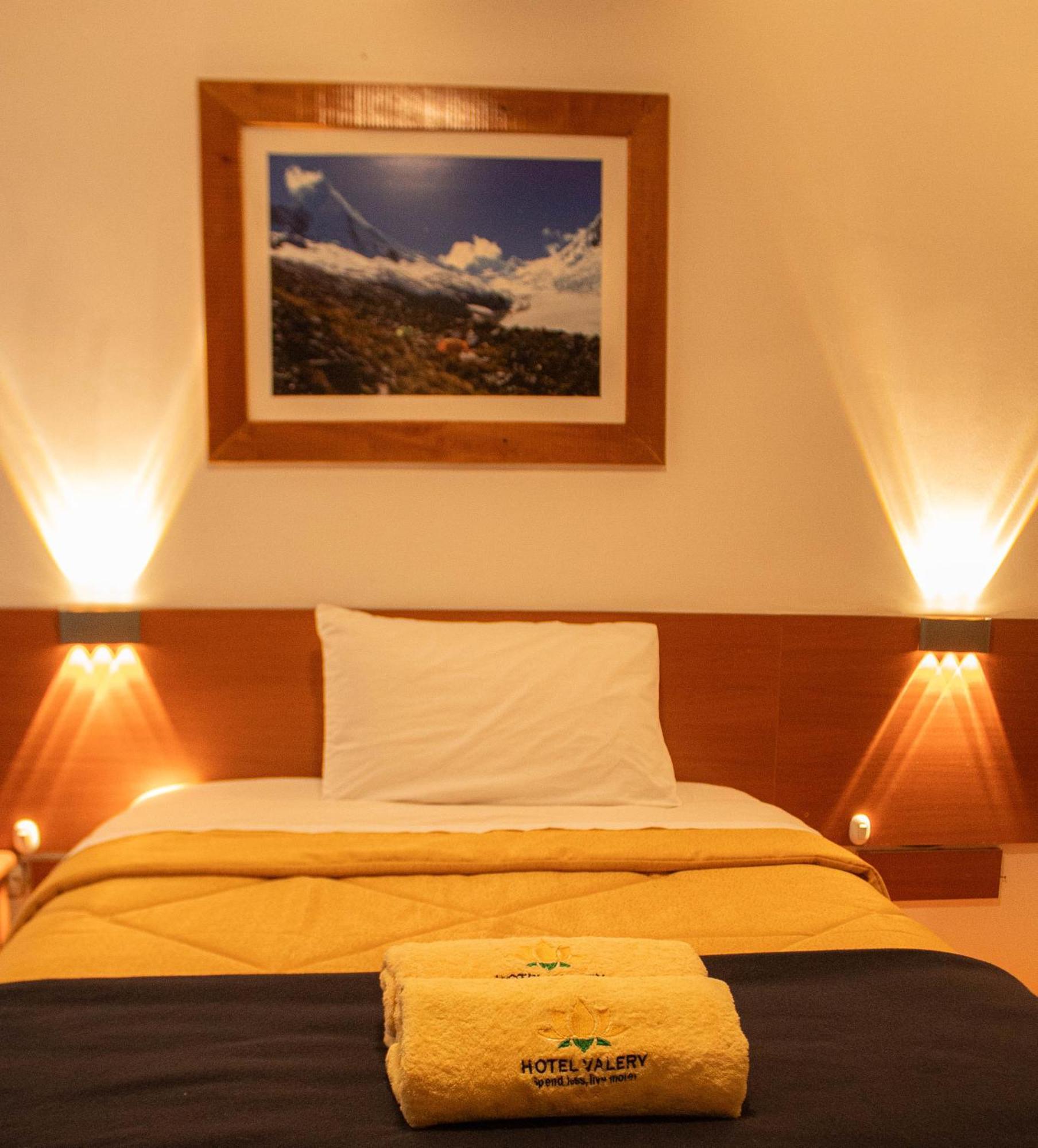 Hotel Valery 2 Estrellas 와라스 외부 사진